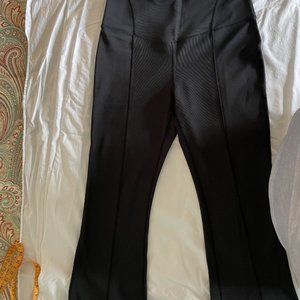 Peach Kiki Crop - Black - Size M - Never Worn